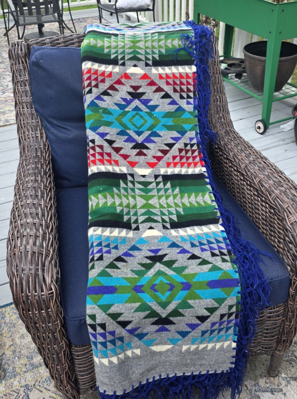 Pendleton Vtg Beaver State Wool Shawl Blanket 62in Geometric Fringe USA Western